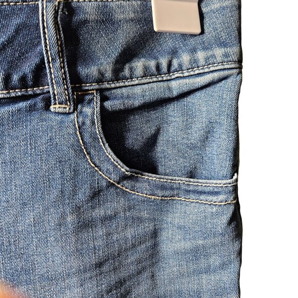 Women's Mid-Rise Skinny Jeans With Cross-Stitch Pocket Design - Picture 5 of 7